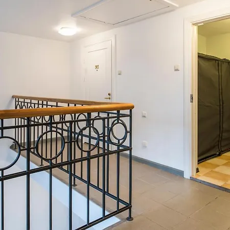 Lovely Old Apartamento